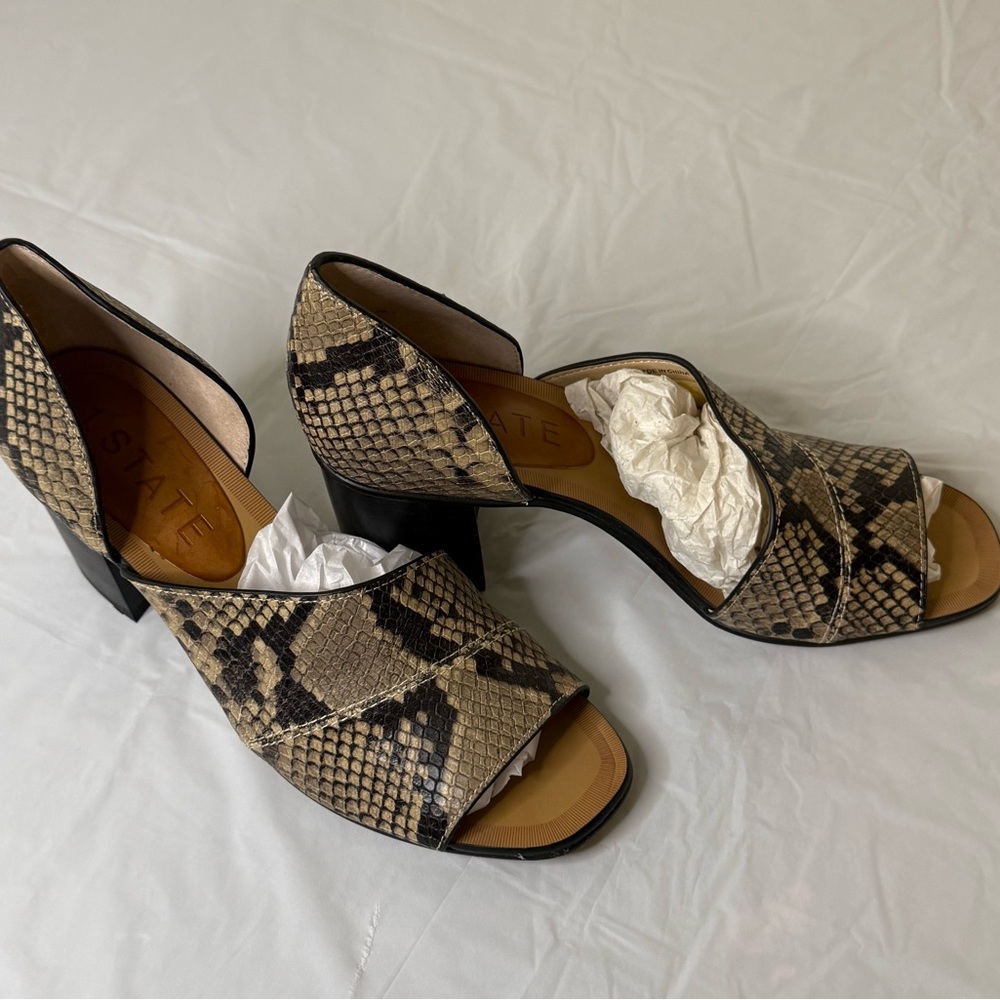ISTATE Taupe and Black Snake-Print Open-Toe Block Heels